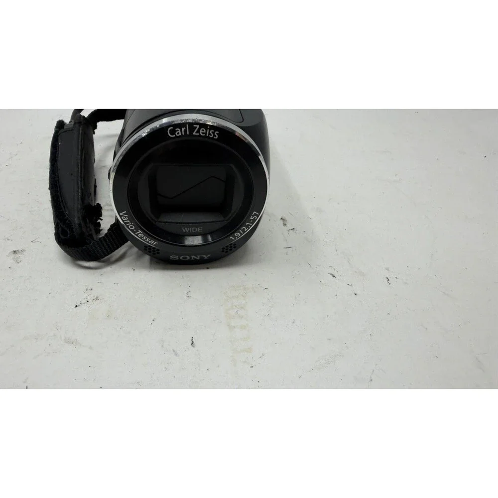 Sony Handycam HDR-CX220 Camcorder 32x Zoom 8.9MP Tested With Battery